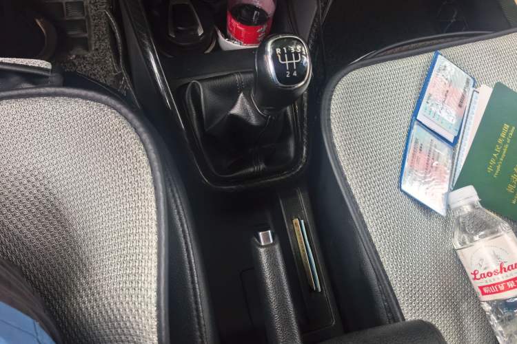 Used Skoda Rapid 2018 1.4L Manual Standard Edition Gear Lever