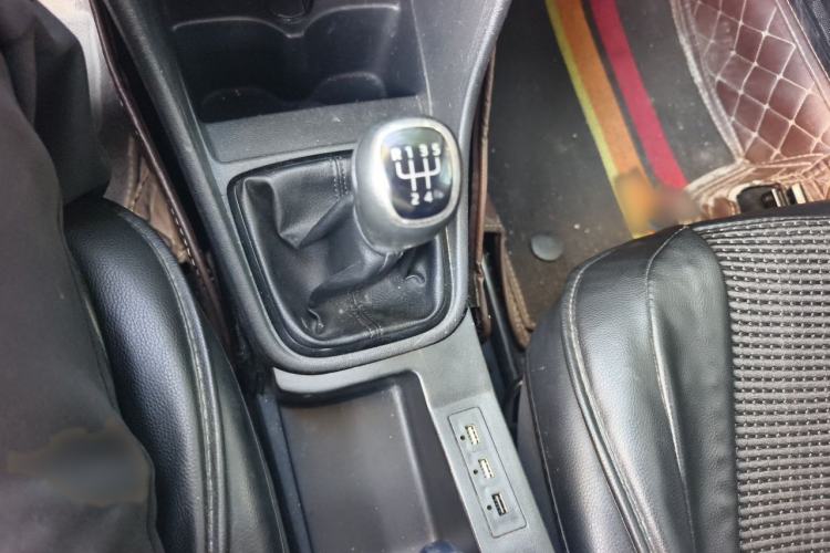 Used Skoda Rapid 2018 1.4L Manual Standard Edition Gear Lever
