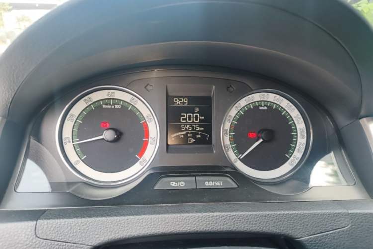 Used Skoda Rapid 2018 1.6L Manual Comfort Edition Instrument Cluster