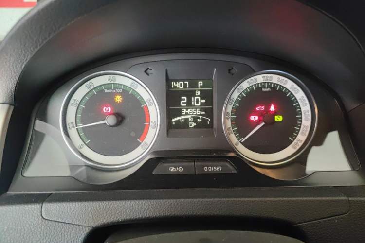 Used Skoda Rapid 2018 1.6L Automatic Comfort Edition Instrument Cluster