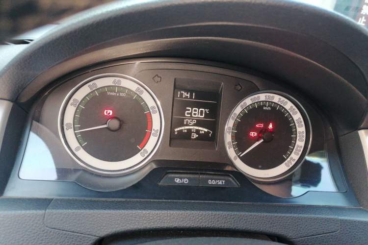 Used Skoda Rapid 2018 1.6L Manual Comfort Edition Instrument Cluster