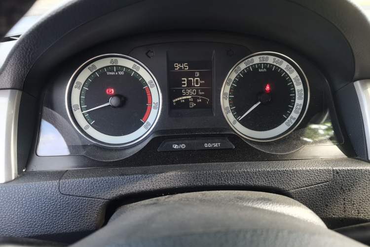 Used Skoda Rapid 2018 1.6L Manual Comfort Edition Instrument Cluster