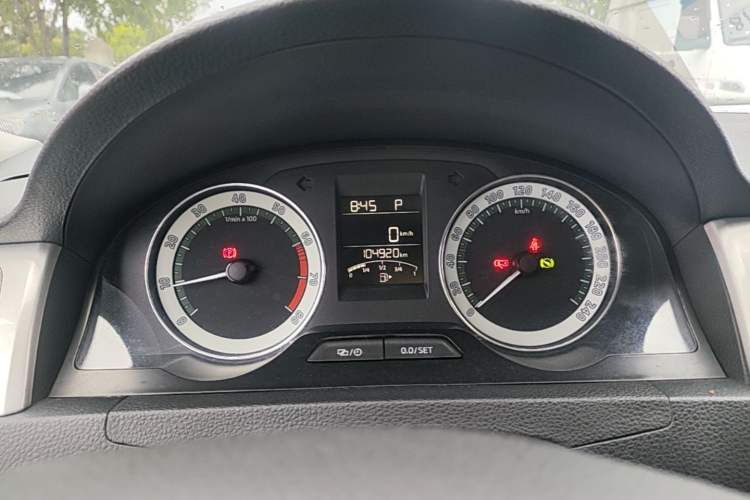 Used Skoda Rapid 2018 1.6L Automatic Comfort Edition Instrument Cluster