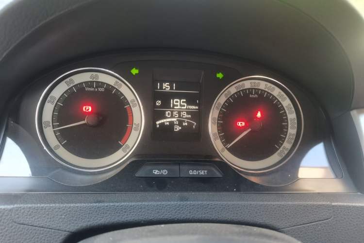 Used Skoda Rapid 2018 1.6L Manual Comfort Edition Instrument Cluster