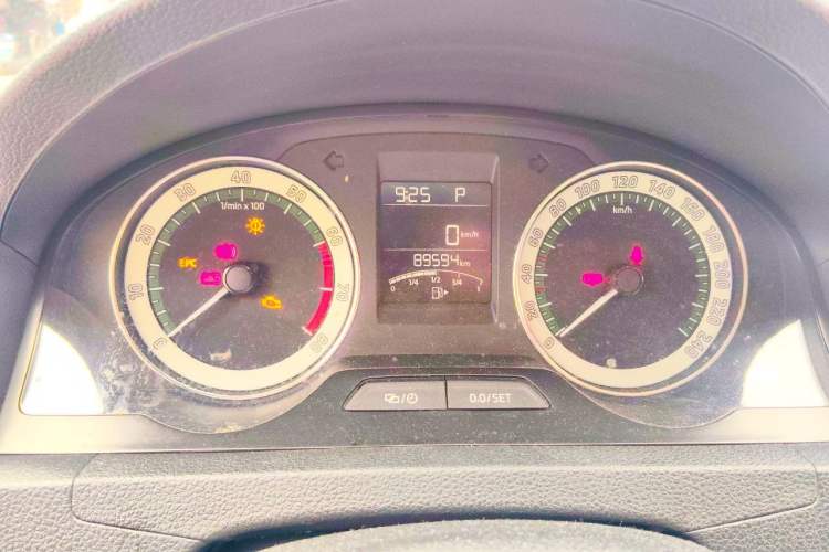 Used Skoda Rapid 2018 1.6L Automatic Comfort Edition Instrument Cluster