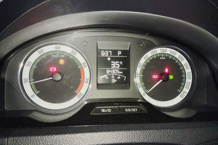 Used Skoda Rapid 2018 1.6L Automatic Comfort Edition Instrument Cluster