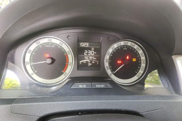 Used Skoda Rapid 2018 1.6L Manual Comfort Edition Instrument Cluster