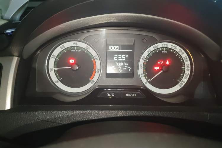 Used Skoda Rapid 2018 1.6L Manual Comfort Edition Instrument Cluster