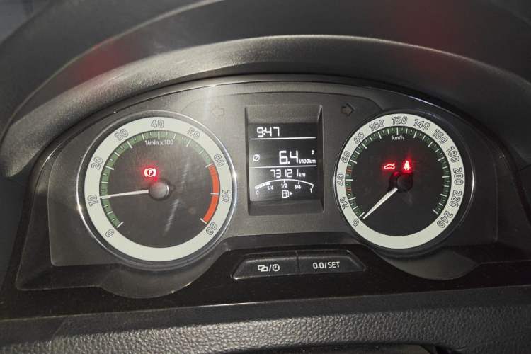 Used Skoda Rapid 2018 1.6L Manual Comfort Edition Instrument Cluster