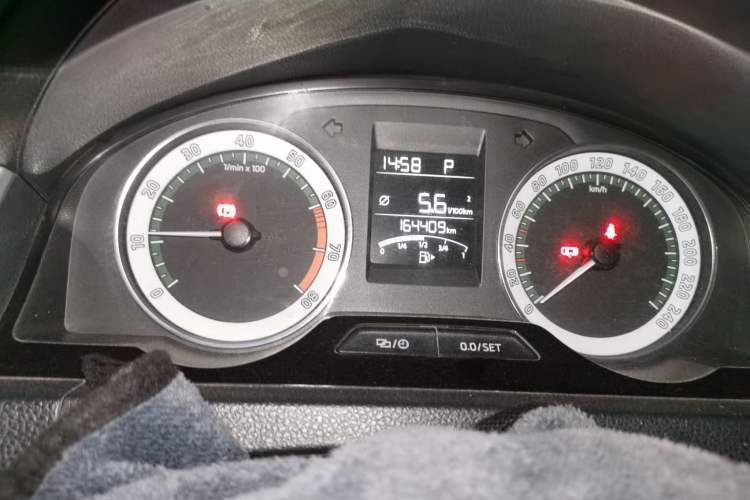 Used Skoda Rapid 2018 1.6L Automatic Comfort Edition Instrument Cluster