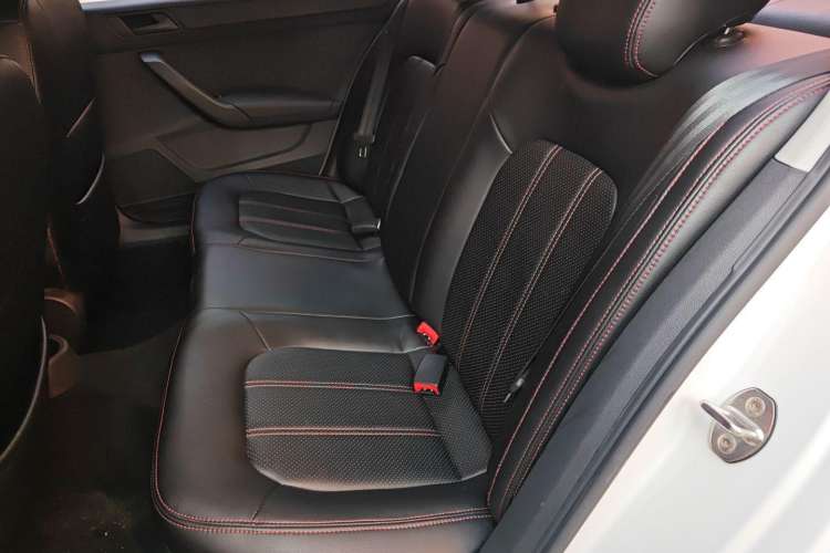 Used Skoda Rapid 2018 1.6L Manual Standard Edition Interior 1