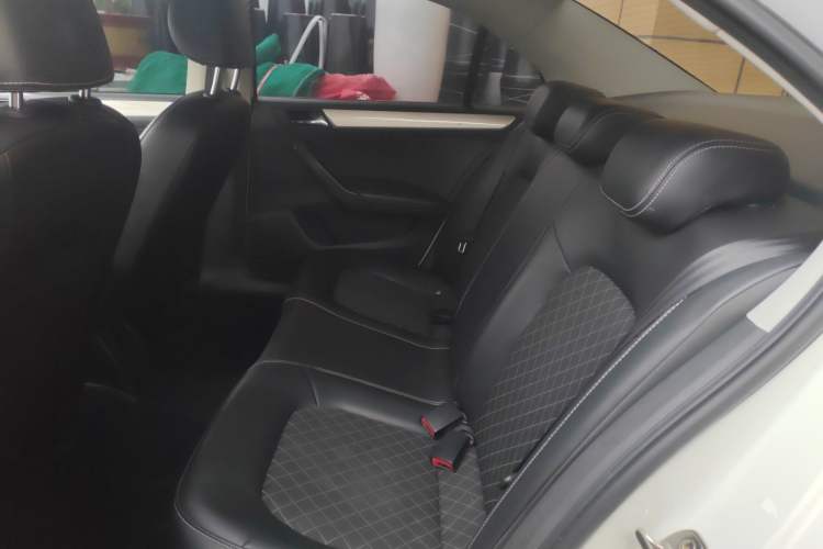 Used Skoda Rapid 2018 1.6L Automatic Comfort Edition Interior 1