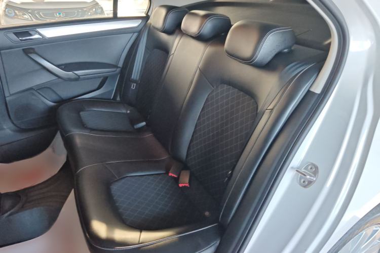Used Skoda Rapid 2018 1.6L Manual Comfort Edition Interior 1