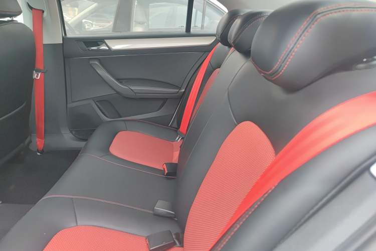 Used Skoda Rapid 2018 1.6L Manual Comfort Edition Interior 1