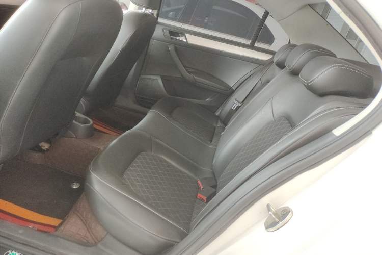 Used Skoda Rapid 2018 1.6L Automatic Comfort Edition Interior 1