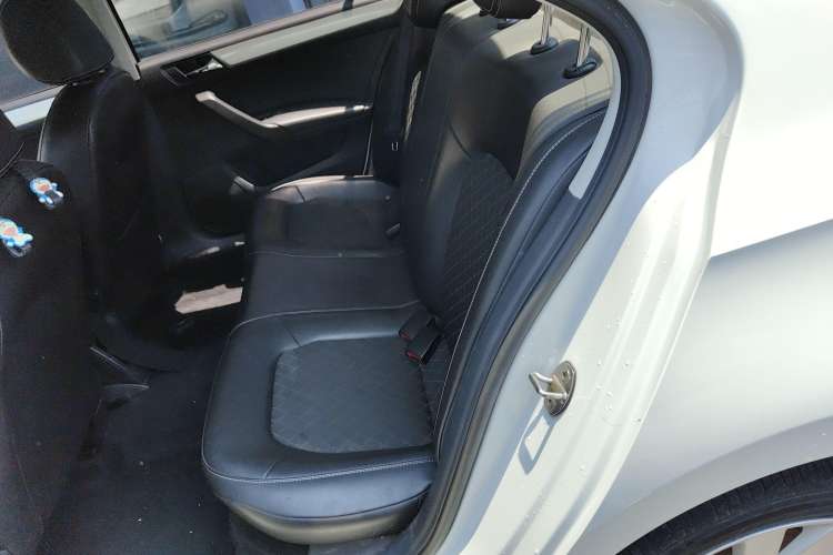 Used Skoda Rapid 2018 1.6L Manual Comfort Edition Interior 1