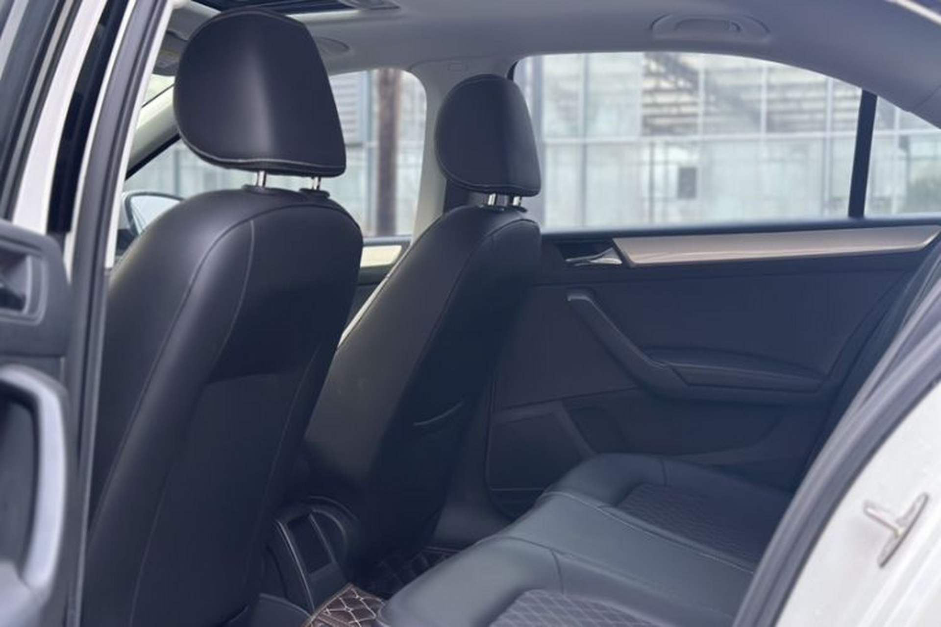 Used Skoda Rapid 2018 1.6L Manual Comfort Edition Interior 10
