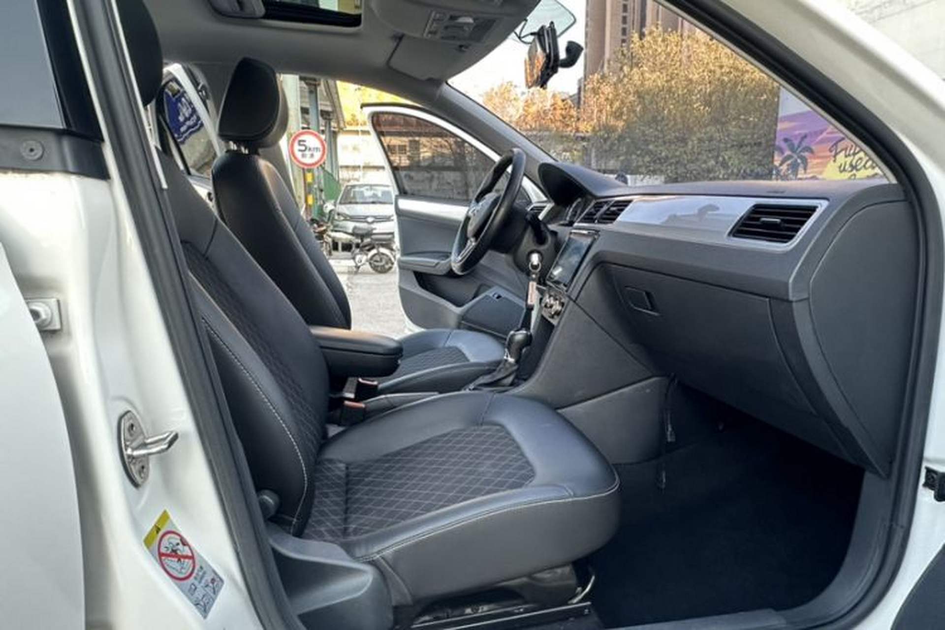 Used Skoda Rapid 2018 1.6L Automatic Comfort Edition Interior 2