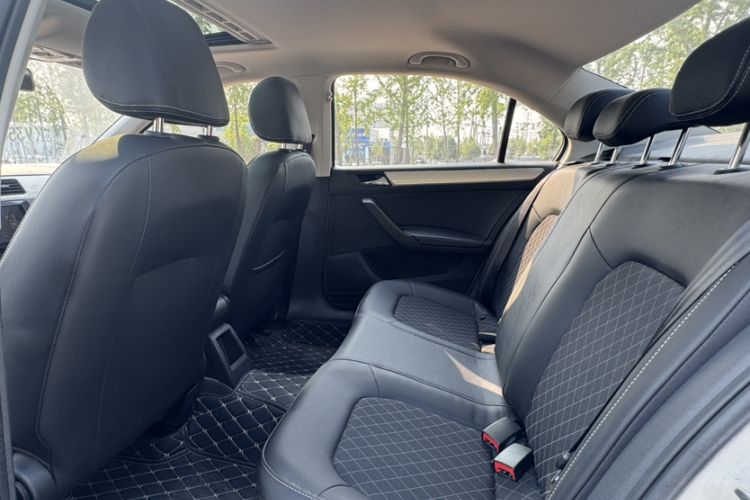 Used Skoda Rapid 2018 1.6L Automatic Comfort Edition Interior 2