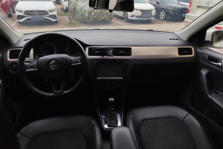 Used Skoda Rapid 2018 1.6L Automatic Comfort Edition Interior 3