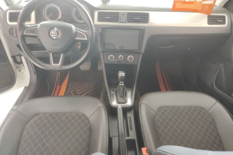 Used Skoda Rapid 2018 1.6L Automatic Comfort Edition Interior 3