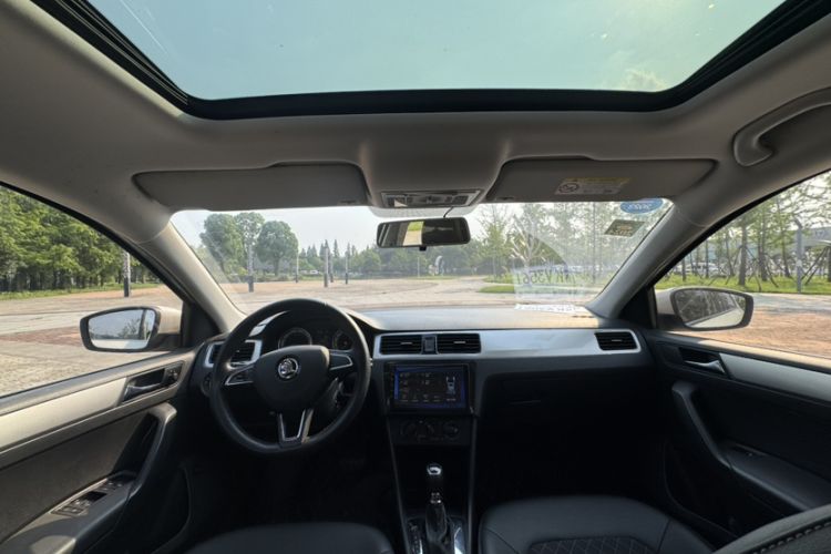 Used Skoda Rapid 2018 1.6L Automatic Comfort Edition Interior 4