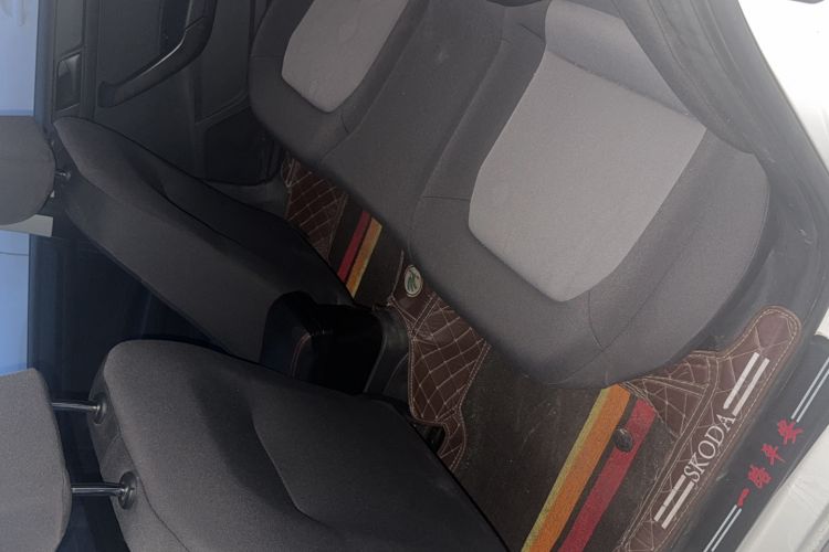 Used Skoda Rapid 2018 1.4L Manual Standard Edition Interior 4