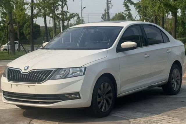 Used Skoda Rapid 2018 1.6L Automatic Comfort Edition