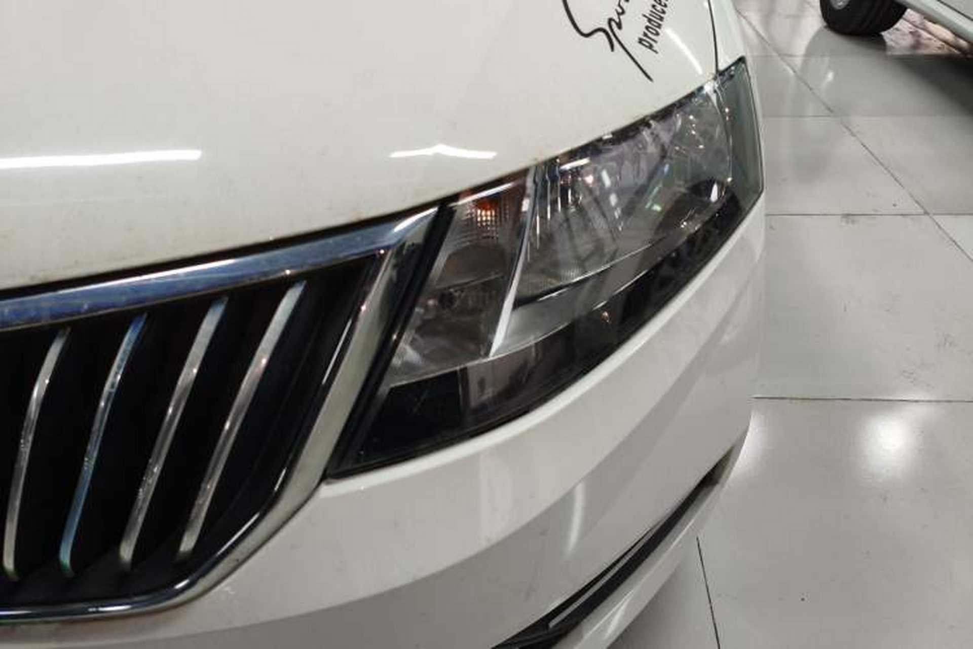 Used Skoda Rapid 2018 1.4L Manual Standard Edition Left Front Headlight