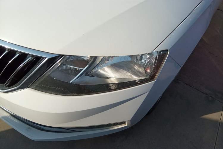 Used Skoda Rapid 2018 1.6L Automatic Comfort Edition Left Front Headlight