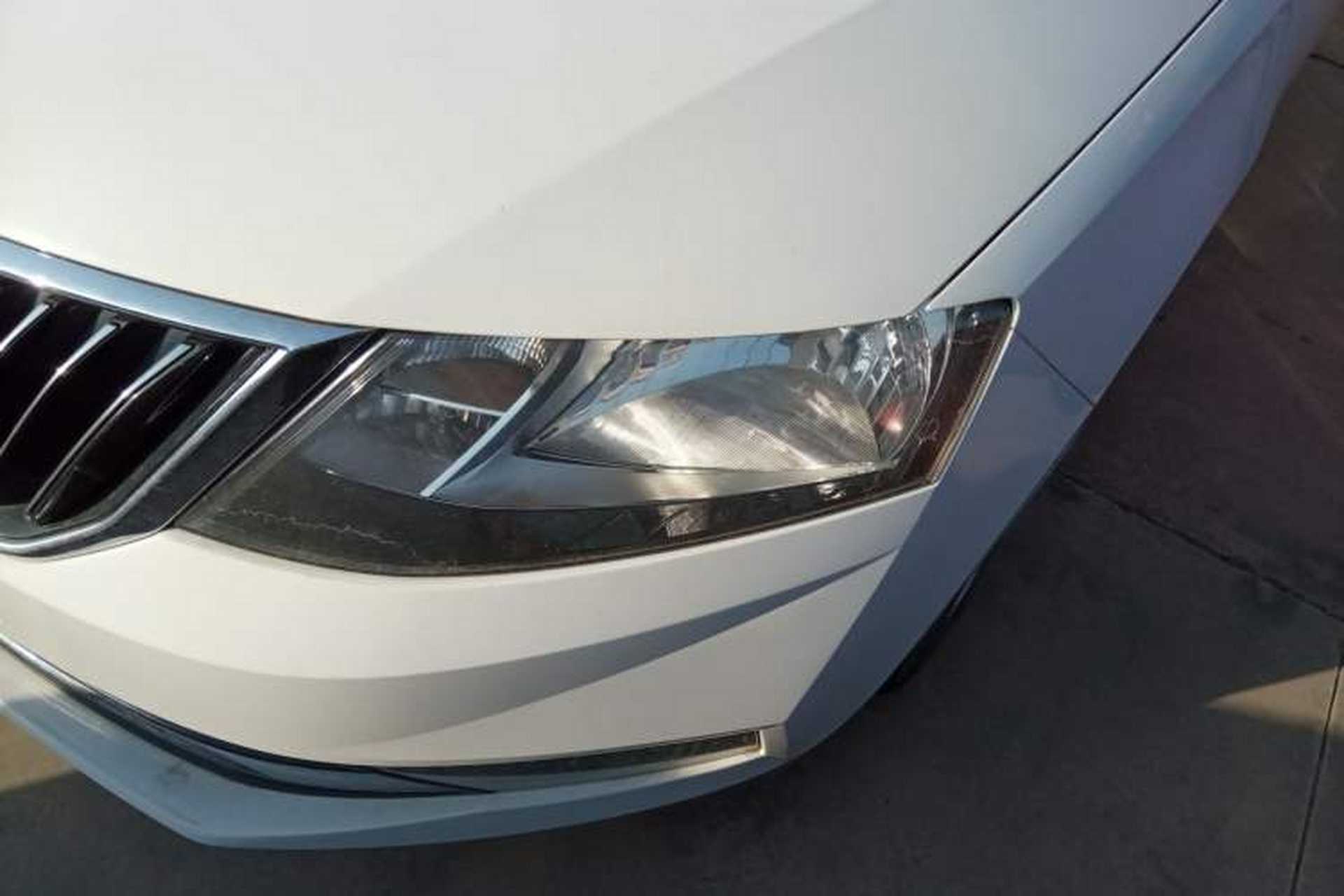 Used Skoda Rapid 2018 1.6L Automatic Comfort Edition Left Front Headlight