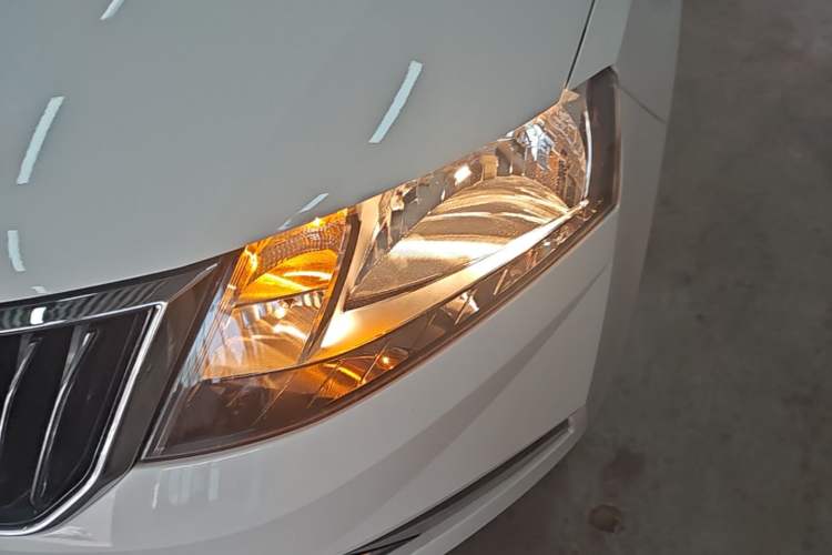 Used Skoda Rapid 2018 1.6L Automatic Comfort Edition Left Front Headlight