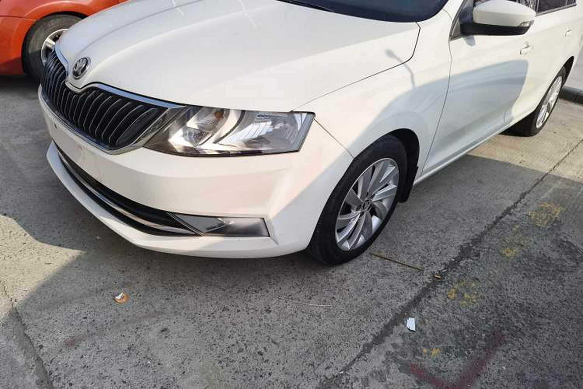 Used Skoda Rapid 2018 1.6L Automatic Comfort Edition Left Front Headlight