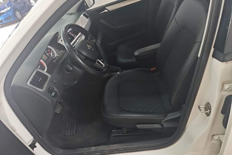Used Skoda Rapid 2018 1.6L Automatic Comfort Edition Left Front Seat