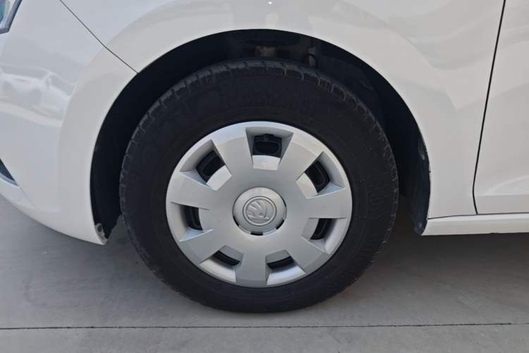 Used Skoda Rapid 2018 1.4L Manual Standard Edition Left Front Wheel Hub