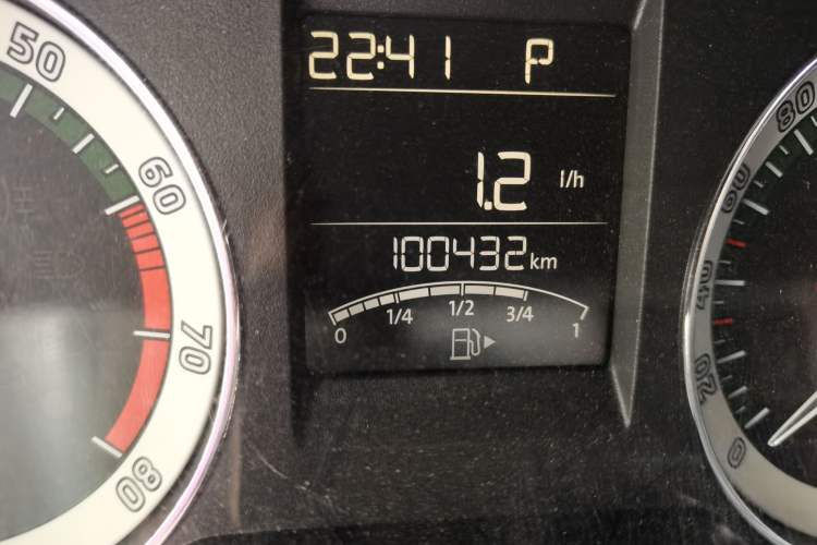 Used Skoda Rapid 2018 1.6L Automatic Comfort Edition Odometer Close Up