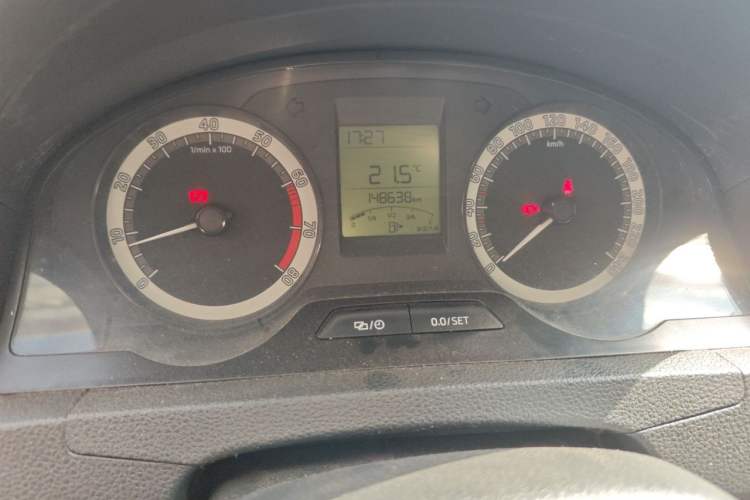 Used Skoda Rapid 2018 1.6L Manual Standard Edition Odometer Close Up