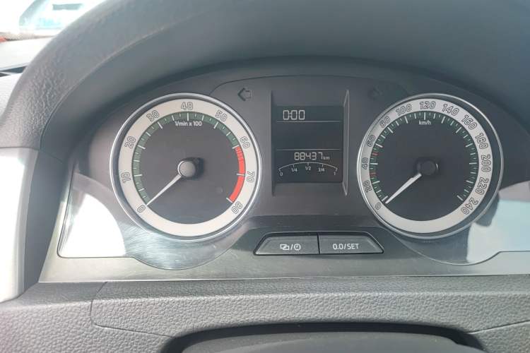 Used Skoda Rapid 2018 1.6L Manual Comfort Edition Odometer Close Up