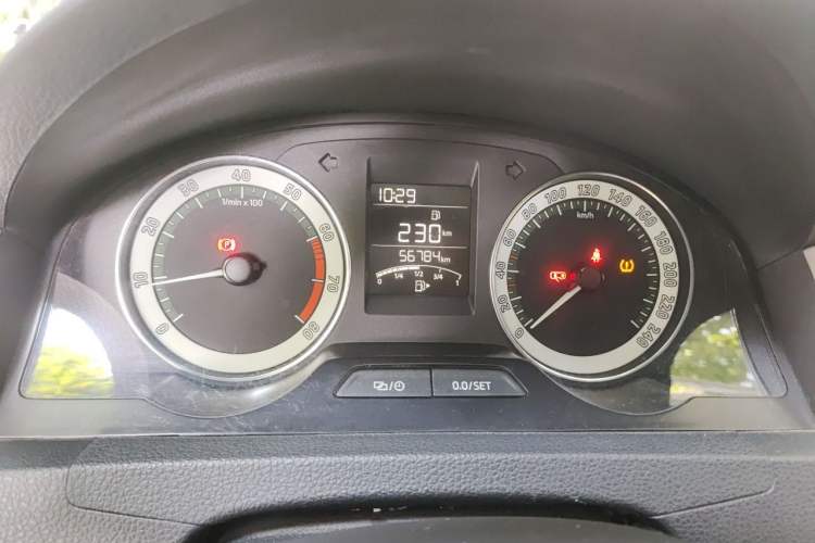 Used Skoda Rapid 2018 1.6L Manual Comfort Edition Odometer Close Up