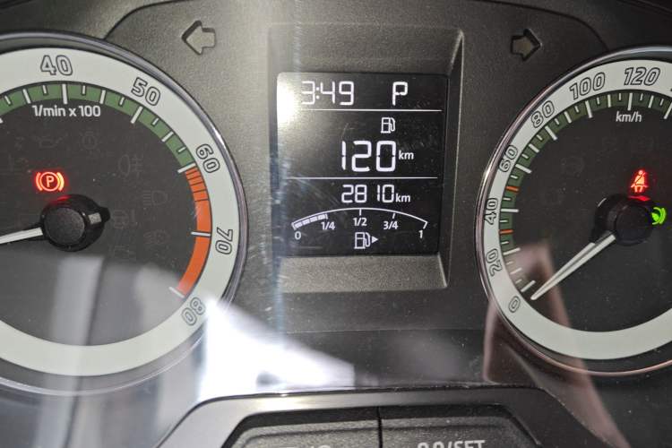 Used Skoda Rapid 2018 1.6L Automatic Comfort Edition Odometer Close Up