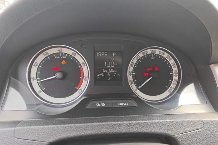 Used Skoda Rapid 2018 1.6L Automatic Comfort Edition Odometer Close Up