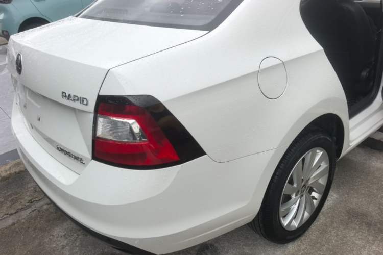 Used Skoda Rapid 2018 1.6L Automatic Comfort Edition Rear Right 45 Deg