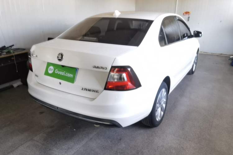Used Skoda Rapid 2018 1.6L Automatic Comfort Edition Rear Right 45 Deg