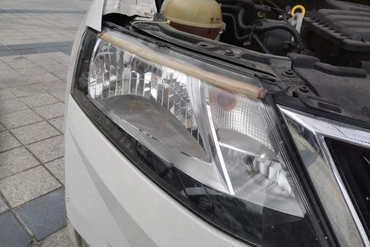 Used Skoda Rapid 2018 1.6L Automatic Comfort Edition Right Front Headlight