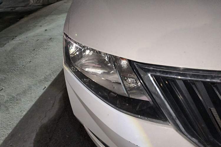 Used Skoda Rapid 2018 1.4L Manual Standard Edition Right Front Headlight