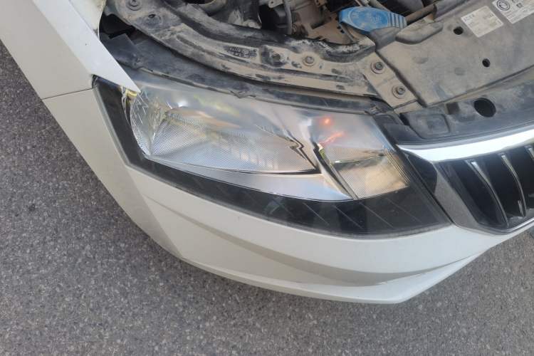 Used Skoda Rapid 2018 1.6L Manual Comfort Edition Right Front Headlight