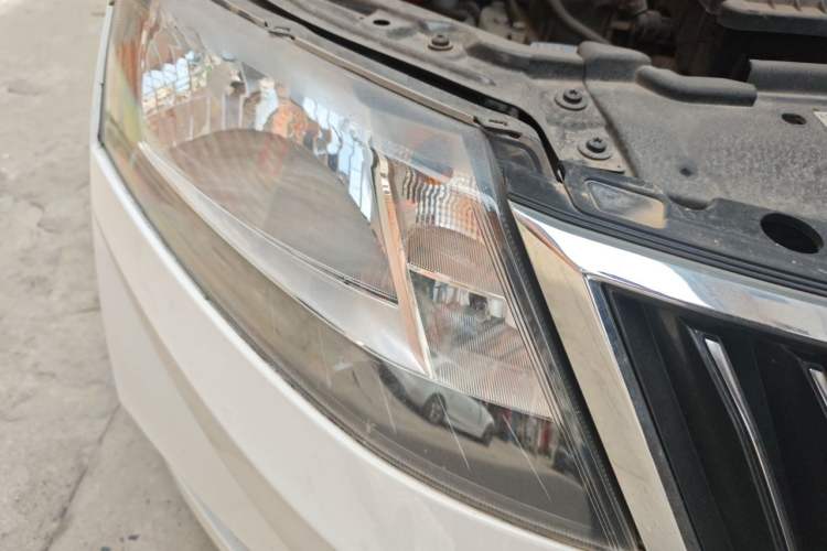 Used Skoda Rapid 2018 1.6L Manual Comfort Edition Right Front Headlight