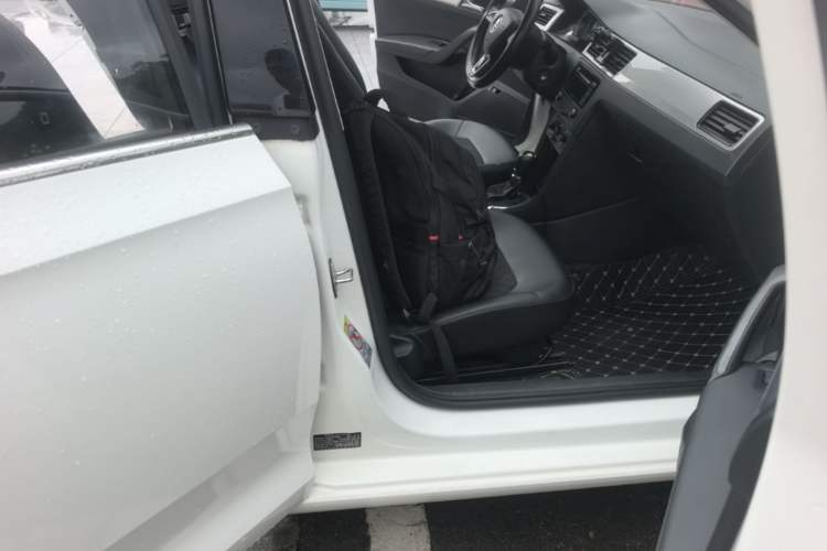 Used Skoda Rapid 2018 1.6L Automatic Comfort Edition Right Front Seat