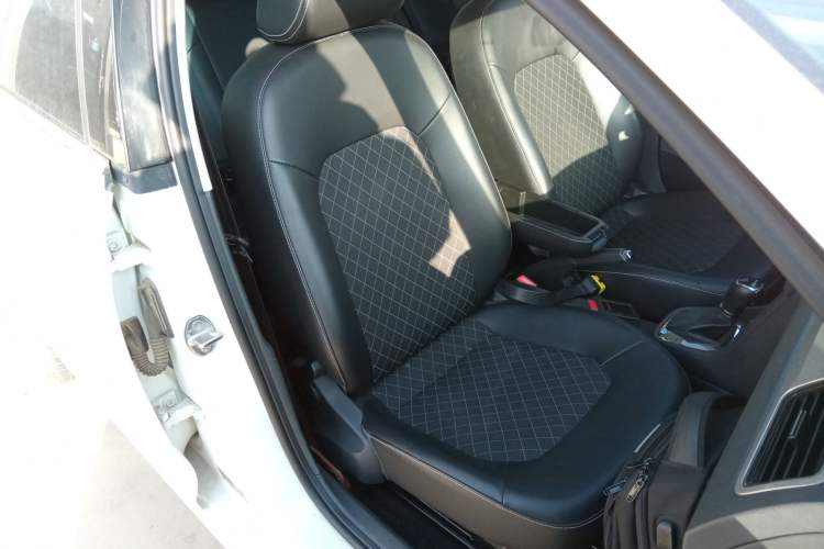 Used Skoda Rapid 2018 1.6L Automatic Comfort Edition Right Front Seat