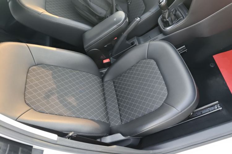 Used Skoda Rapid 2018 1.6L Manual Comfort Edition Right Front Seat